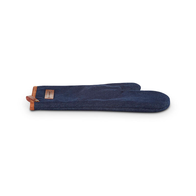 Le Creuset Denim Oven Mitt image number 3